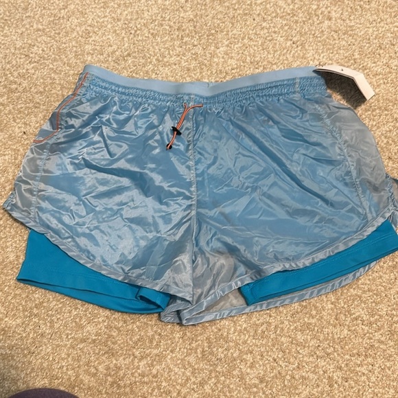 NWT! Nike Women's Icon Clash Tempo Luxe Mid-Rise Athletic Shorts - Multiple Size - Picture 8 of 9